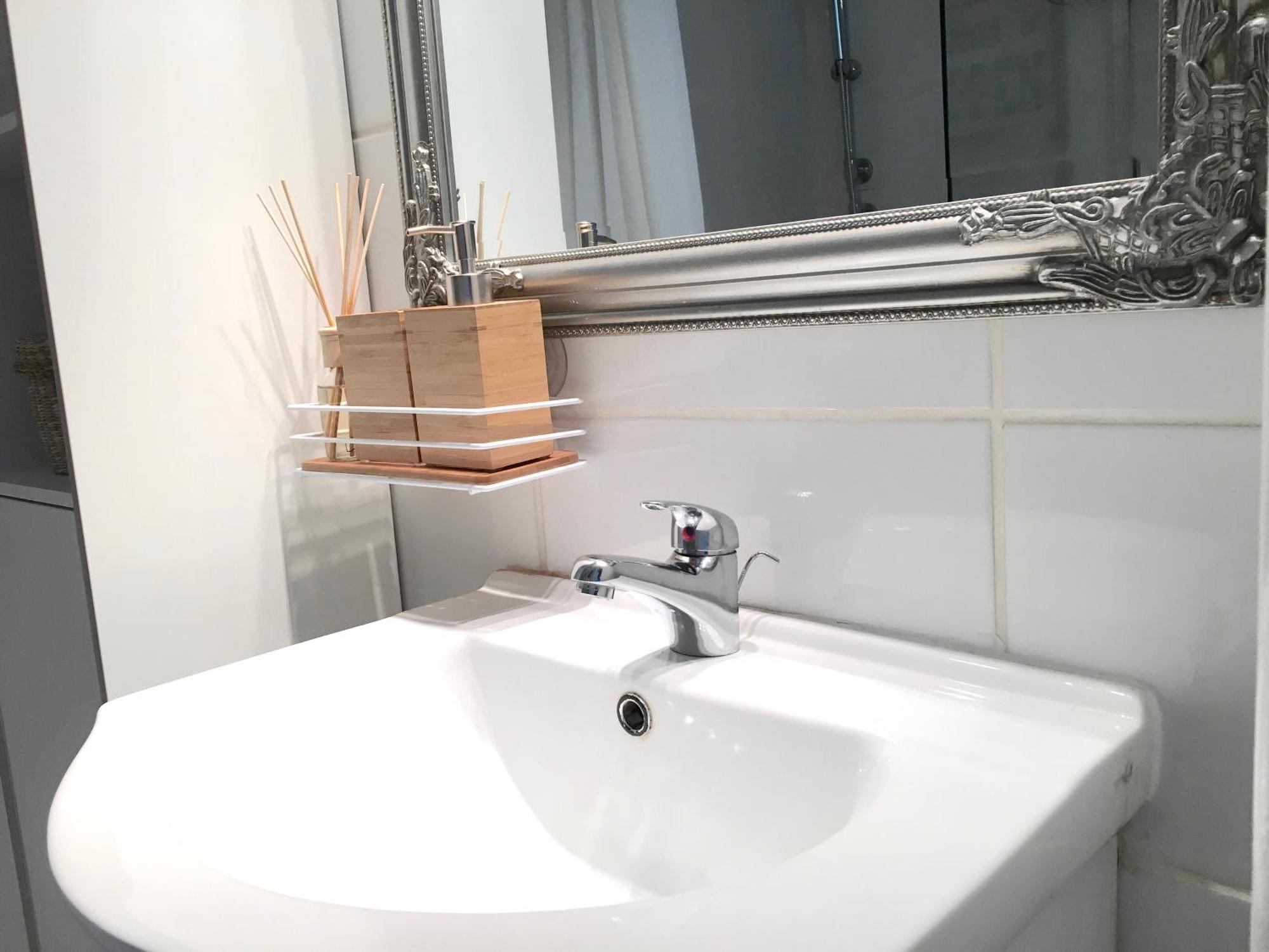Standard Apartment By Hi5 - Karoly 23 Budapest Eksteriør bilde